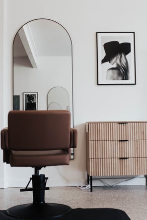 Premium Chair Rental at Mane Fox Salon in Fair Oaks, Sacramento – Flexible Terms!