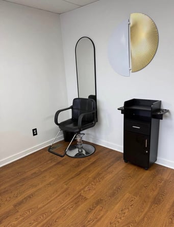 Salon Booth – Suite Rental
