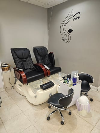 Arlington, VA — Hair & Nail Stations for Rent (Daily/Weekly)