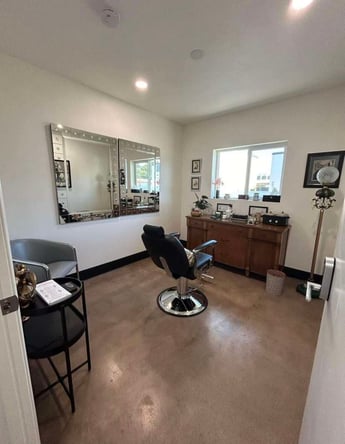 PRIVATE OFFICE SUITE Available for Beauty / Creative Professional looking for COMMUNITY!