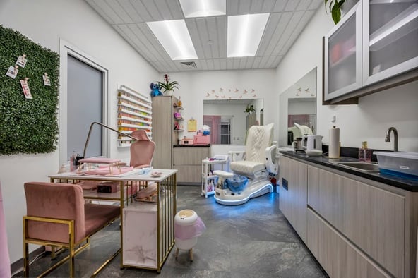 Sola Salon Studios in Columbia, SC – Salon Suite for Rent