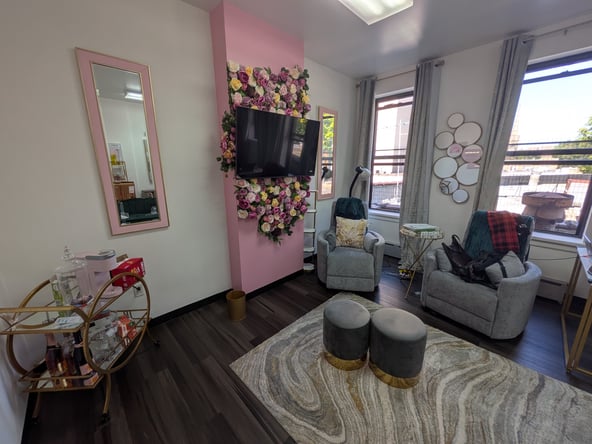 New Rochelle: Private Sun-Drenched Suite for Premium Salon/Spa
