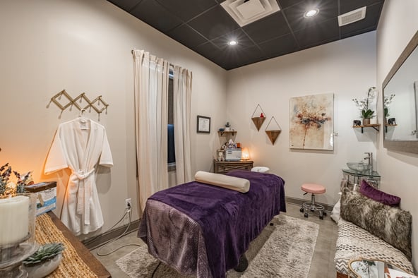 Upscale Salon Suites & Chairs for Rent – Prime Location | All-Inclusive Amenities!