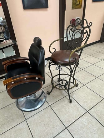 Salon chair /booth rental