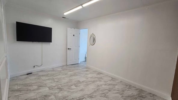 PRIVATE SALON SPACE FOR LEASE – FREE 1 month rent in MORGAN HILL, CA
