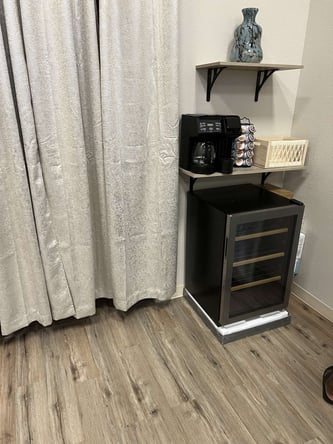 Booths rental in a luxurious braiding salon