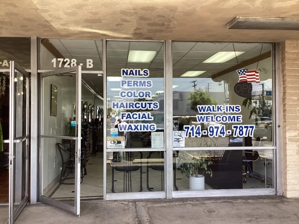 Full service salon Rent hair styling both and lash station