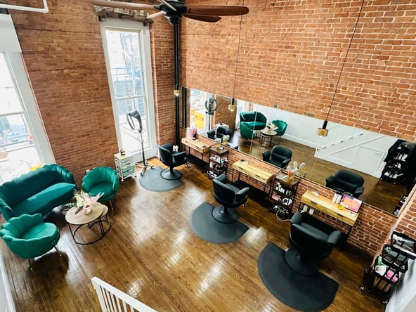 Chair Rental in Manhattan – Beautiful, Calm Salon Near Koreatown
