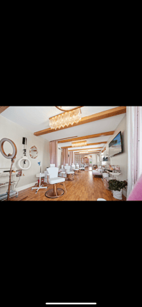 Salon chair for rent in Miami