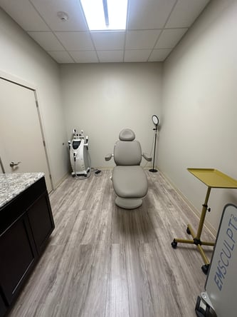 salon/medspa rooms for rent