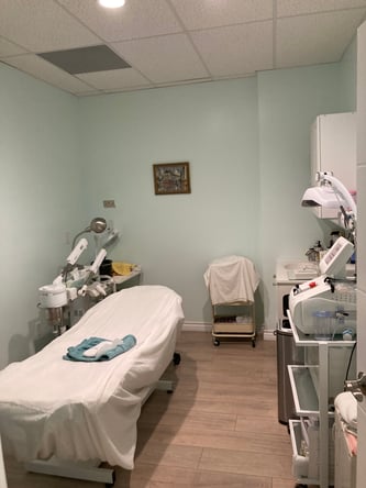 Salon Room for rent for beauty professionals!