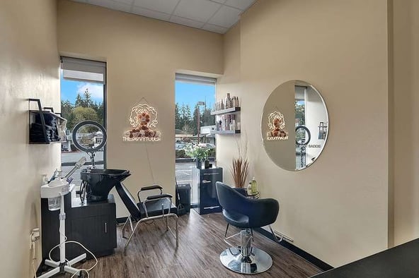 Phenix Salon Suites – Fruitville Commons