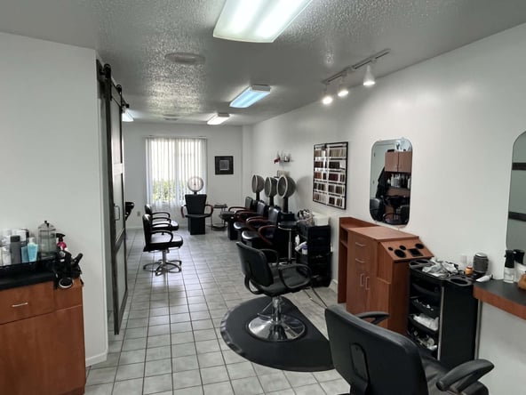 Great Opportunity to rent Salon Chair in small long standing salon