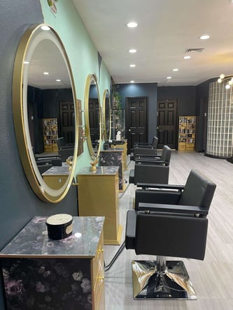 Salon near the strip needs renters stylist/nailtechs