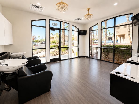 Luxury Salon Suite – Ready To Move In!
