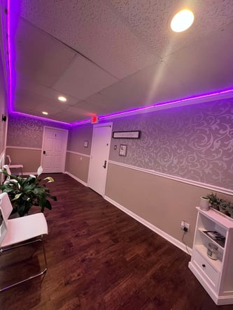 Be your own boss today make your own hours keep 100% of your profits!!! Salon Suites Available