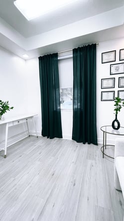 Perfect location, Wesley Chapel Salon Suite Available