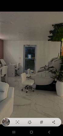 Booth manicure and pedicure