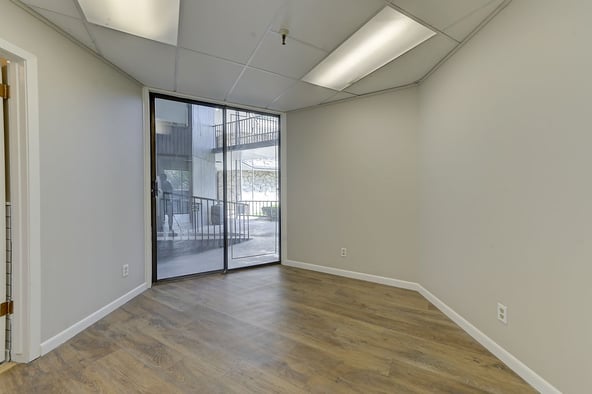 Provo Salon Suites & Booths — Private, All-Inclusive, Prime Location