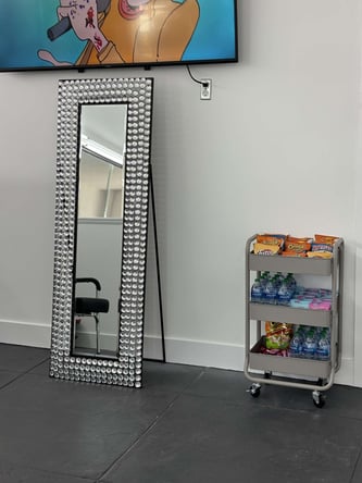 BOOTH RENTAL COME BE YOUR OWN BOSS