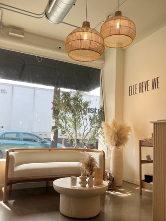 Salon Chair Available in Trendy Kenneth Village, Glendale