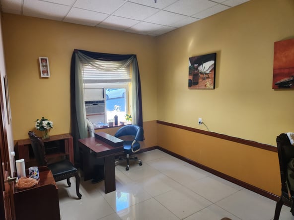 Salon Space Available. Great for Eyelashes, Facials, Massage and Aestheticians!