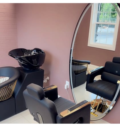 Salons by JE Monthly Rentals $700/Month, Large Suite (133 sq.ft.) $500/Month, Small Suite (80 sq.ft
