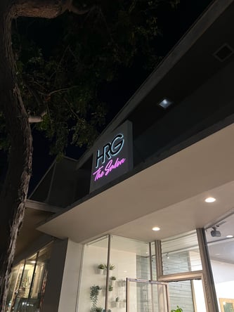 Beautiful Hair/Make Up Station for Rent – Modern Busy Salon, Great Location, Amenities Included