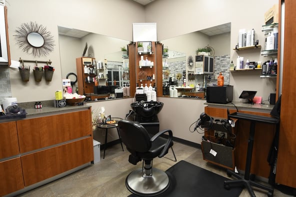 Sola Salon Studios in Hales Corners, WI – Salon Suite for Rent