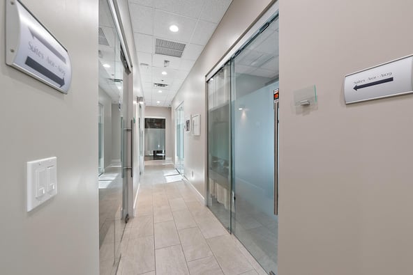Luxe Beauty Bar Suites/ Luxury Salon Suites Rental WPB