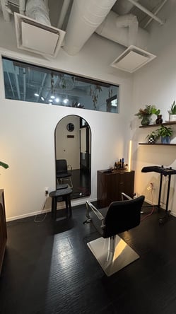Hairstylist – private salon studio for rent