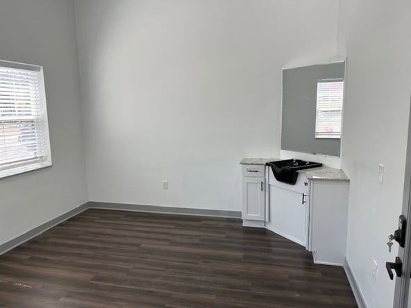 Turn Your Passion into Profit! Salon Spaces for Rent – $150/Week