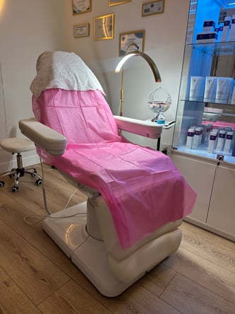 Salon Chair for Rent at Golden Cuts Color – San Rafael, CA