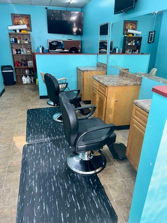 3 CHAIR SALON