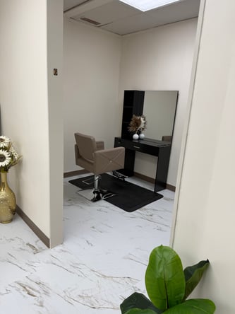 Private hair salon suites for rent