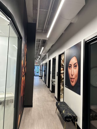 Fully Inclusive Salon Suite in Downtown