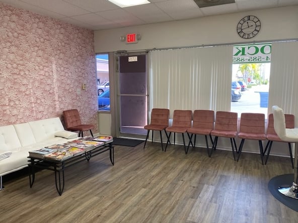 Salon Booth Rental $125 weekly/First Week Free.. City of Margate 954-585-8856