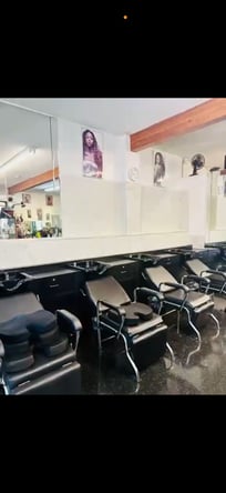 Prime Salon Booth in Culver City Available NOW!
