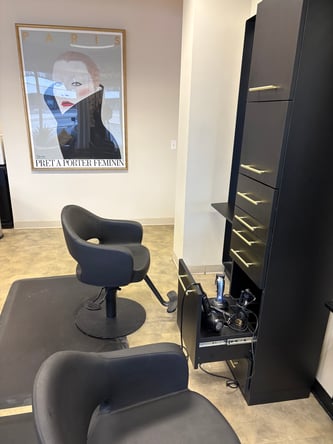 salon station for rent in Wauwatosa