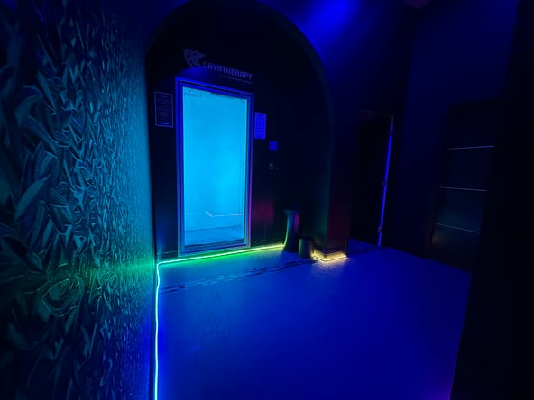 2 WEEKS FREE + All-Inclusive Booth Rental in Granada Hills — $265/Week