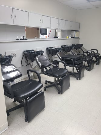 Hair station rentals West Hills