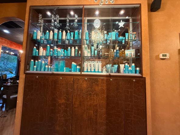 Luxury Booth Rental in Lady Lake: Grow Your Clientele at The Velvet Collective