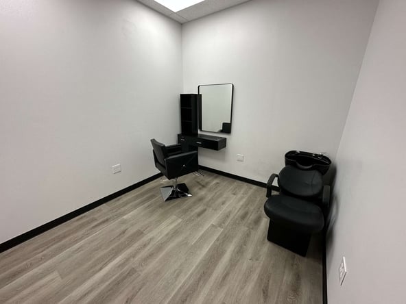 Willowbrook Mall Area Furnished Suite