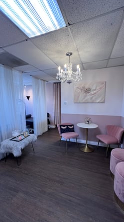 Private Room for Lash, Brow, Makeup, Facials in Boutique Salon – Bay Park, San Diego