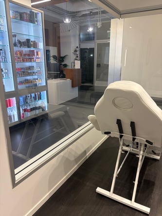 SUBLEASE DOWNTOWN SANTA MONICA SALON SUITE