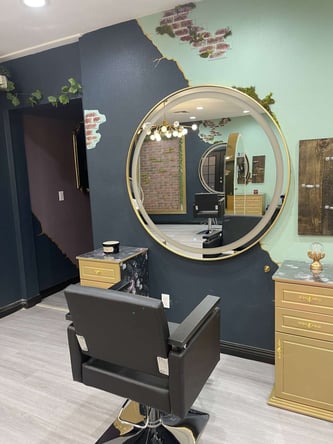 Salon near the strip needs renters stylist/nailtechs
