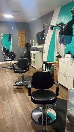 BOOTH RENTAL AVAILABLE IN BRANDON. GREAT LOCATION!!!!!
