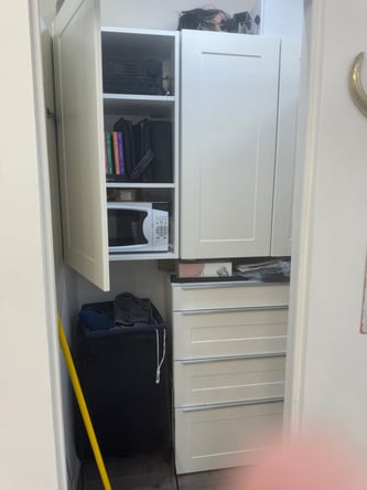 Salon Suite in Heart of Old Town. 375 square feet fully equipped. Washer and drier on site.
