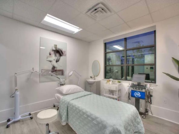 Aesthetic Injector Room for Rent in Cypress, TX