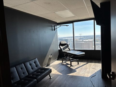 High-Rise Tattoo Studio Space